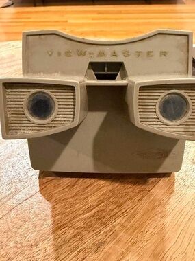 Vintage View Master with 7 vintage reels